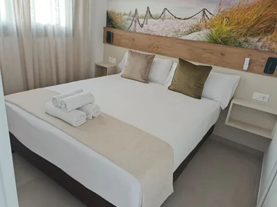Huelin Edificio Apartamentos — Foto 2