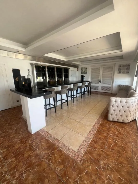 Huge penthouse with private suites shared terrace and kitchen BEST VIEWS