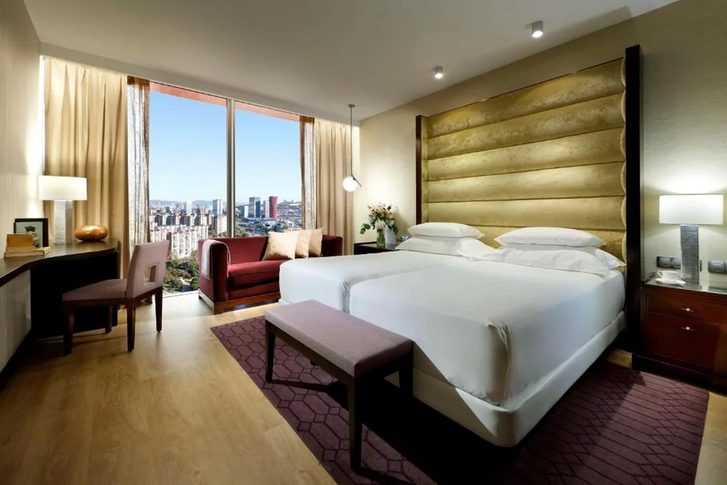 Habitación con vistas a la ciudad - 2 camas — Hyatt Regency Barcelona Tower