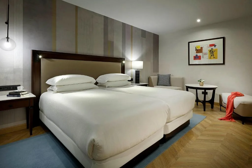 Camera Deluxe Doppia con Letti Singoli — Hyatt Regency Hesperia Madrid