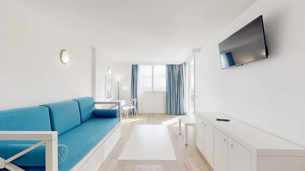Apartment mit 1 Schlafzimmer und Meerblick — HYB Eurocalas