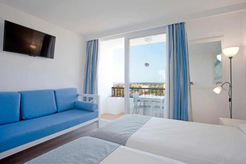 Doppelzimmer – 2 Betten — HYB Eurocalas