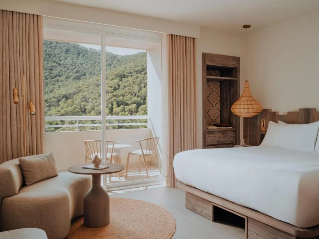 Suite con acceso total y vistas al mar — Hyde Ibiza Beach Resort by Accor