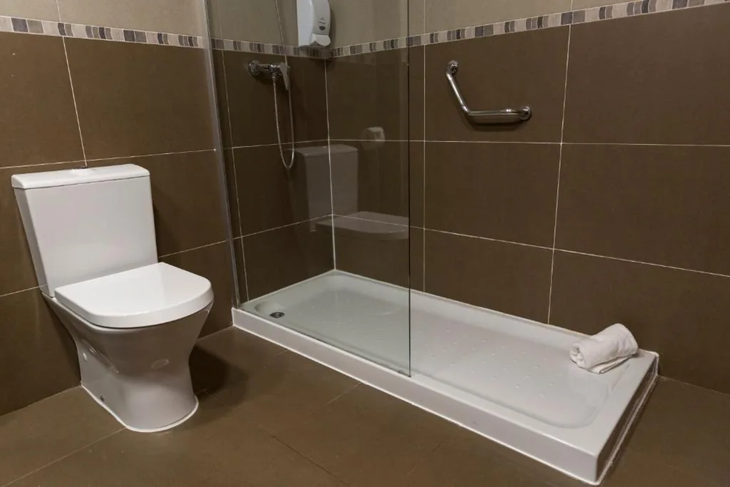 Camera tripla con accesso alla spa — Iberik Rocallaura Balneari