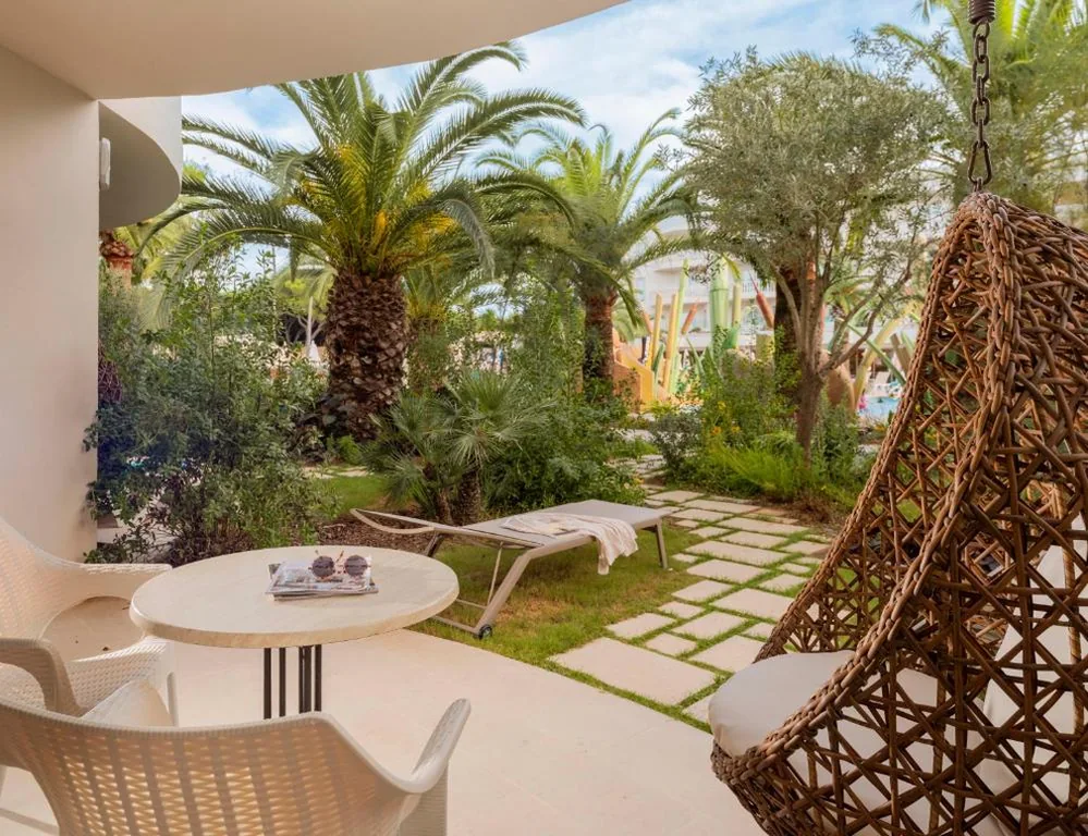 Alojamiento Familiar Premium con jardín privado y acceso a la piscina — Iberostar Selection Albufera Park All Inclusive
