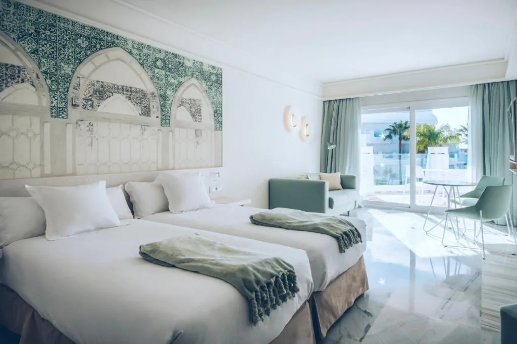Doppelzimmer mit seitlichem Meerblick – 1 oder 2 Betten — Iberostar Selection Marbella Coral Beach