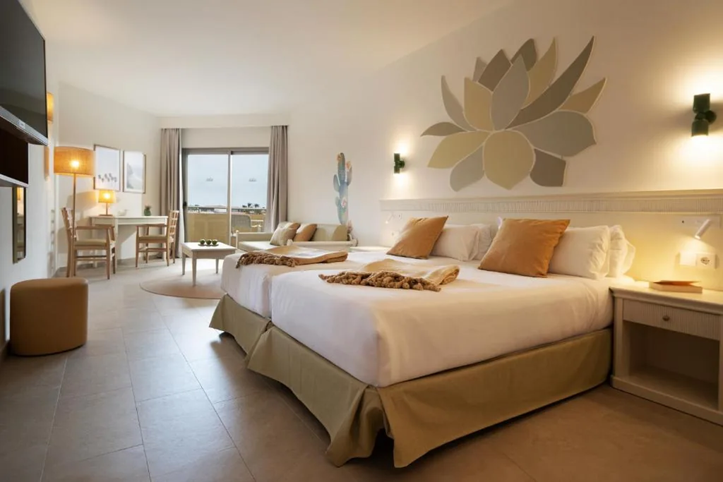 Suite Junior con vistas laterales al mar - Uso individual — Iberostar Waves Gaviotas Park