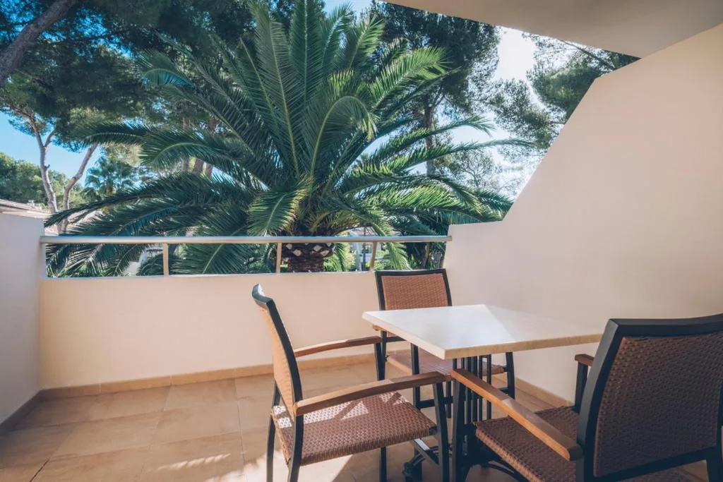 Familienzimmer mit Gartenblick — Iberostar Waves Pinos Park