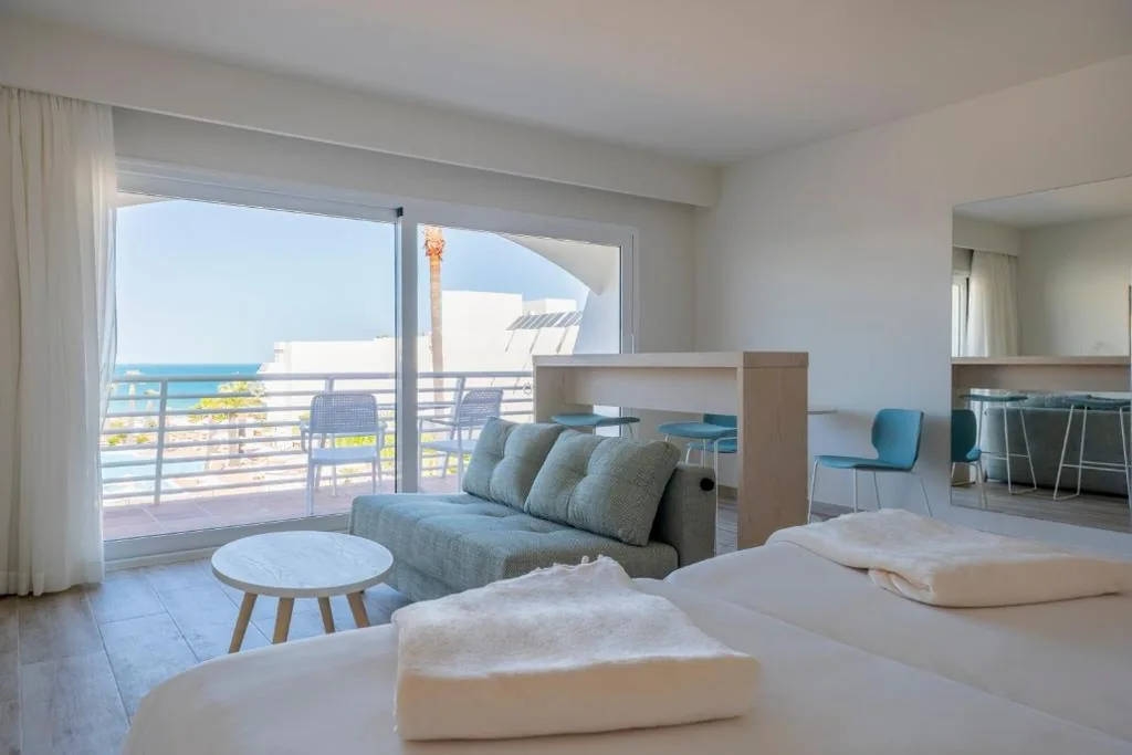 海景初级套房 — Iberostar Waves Royal Andalus