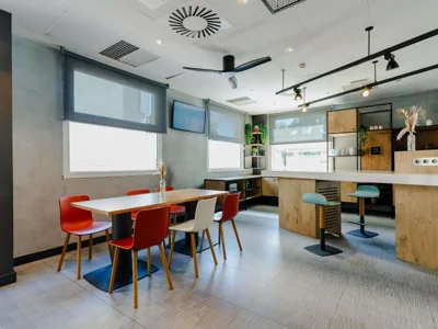 Ibis Barcelona Castelldefels — Foto 3