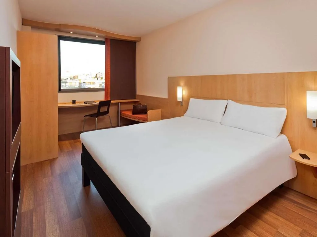 Habitación Doble Clásica — Ibis Barcelona Centro (Sagrada Familia)