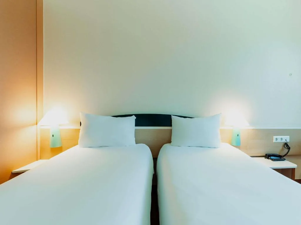 スタンダードルーム・シングルベッド2台 — Ibis Barcelona Molins de Rei