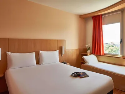Ibis Barcelona Santa Coloma — foto 7