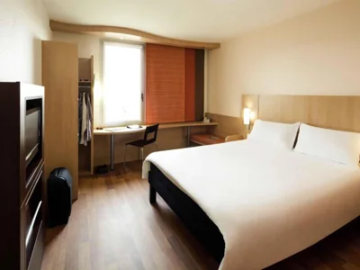 Ibis Barcelona Santa Coloma — foto 10