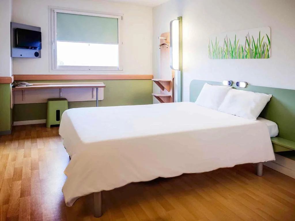 Standardzimmer – 1 großes Bett — Ibis Budget Barcelona Sant Andreu De La Barca