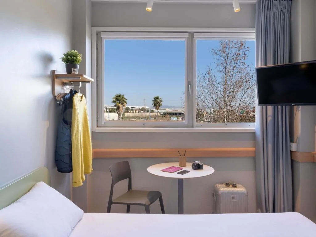 スーペリアダブルルーム — Ibis Budget Barcelona Viladecans