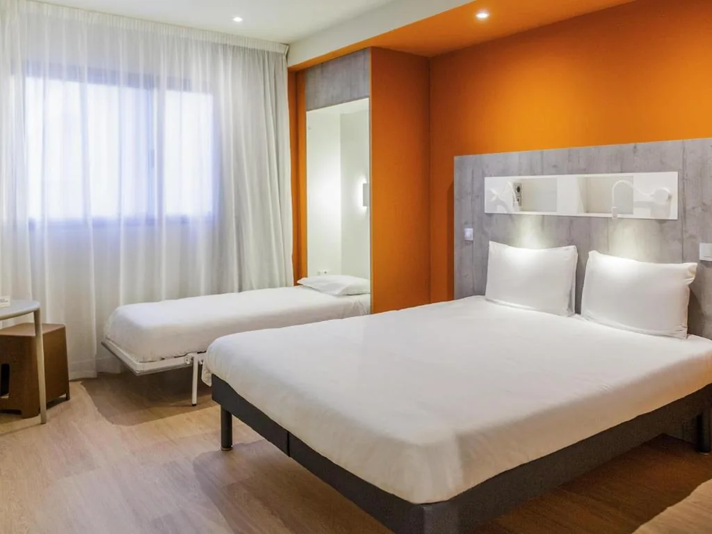 Triple Room with One Double Bed and One Single Bed — ibis budget Huerta De Murcia