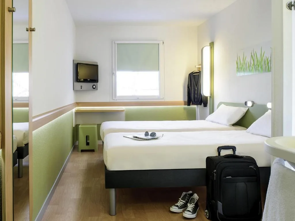 Standaard tweepersoonskamer met 2 bedden — Ibis Budget Lleida