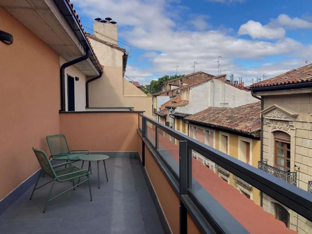 Habitación Doble Estándar con terraza — ibis budget Logroño Centro