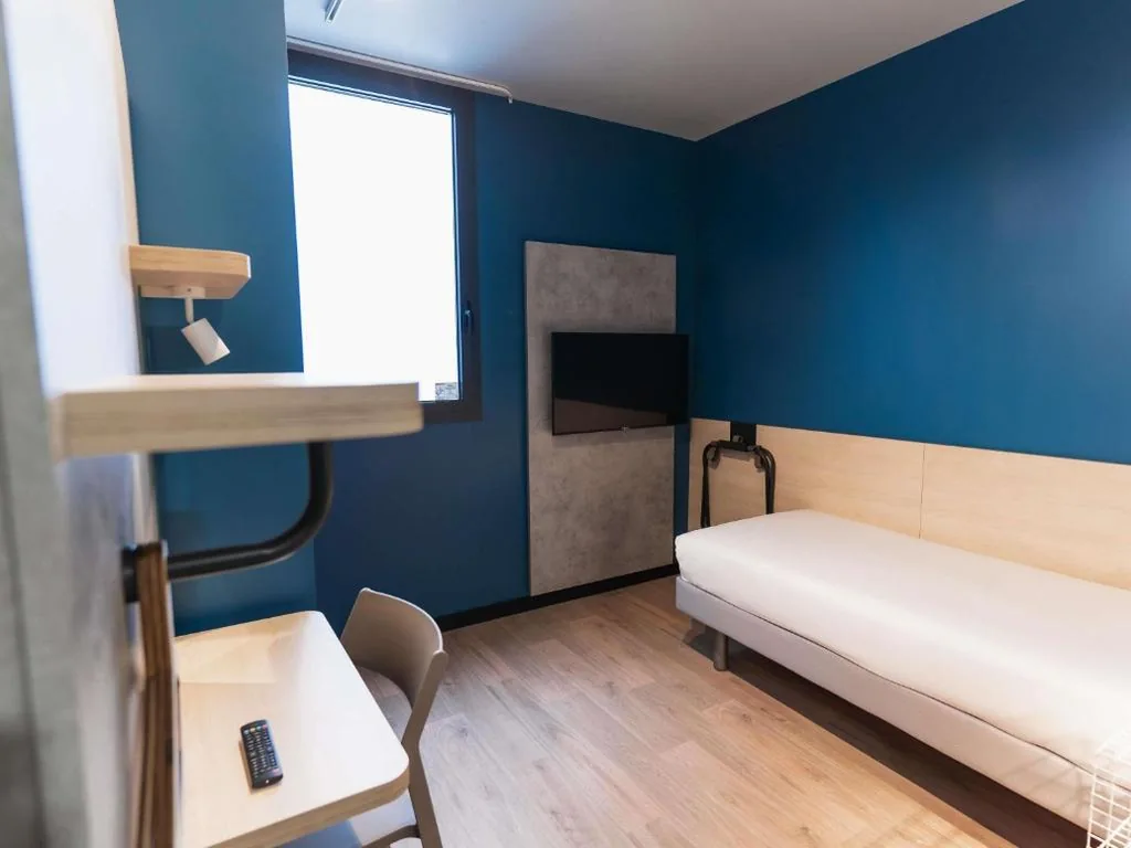 Quarto Individual adaptado para pessoas com mobilidade reduzida — ibis budget Madrid Albasanz