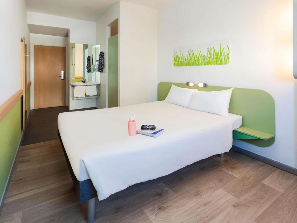 Habitación Doble Clásica — Ibis Budget Madrid Vallecas