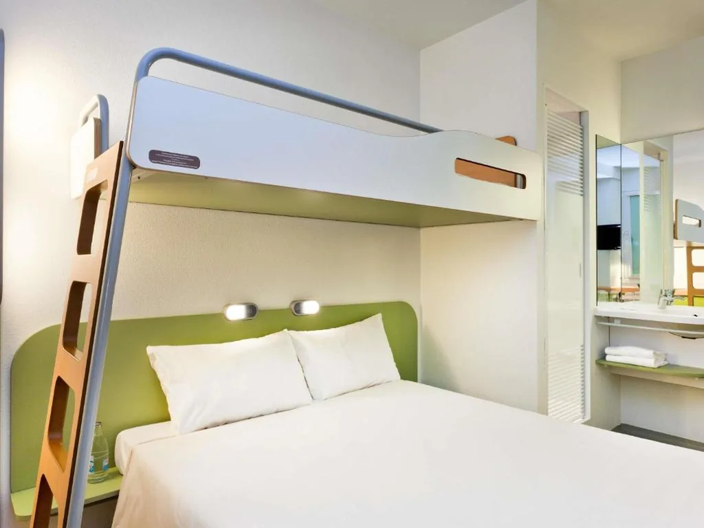 二段ベッド付きダブルルーム — Ibis Budget Sevilla Aeropuerto