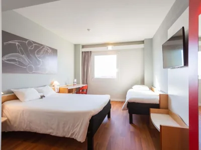 Ibis Elche — foto 2