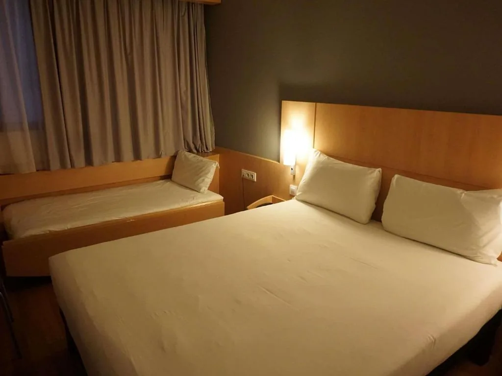 三人间 — Ibis Girona