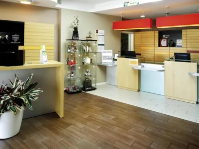 Ibis Girona — 照片 3