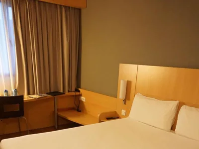 Ibis Girona — 照片 9