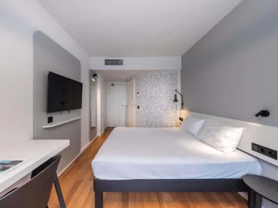 Ibis Murcia — Foto 12