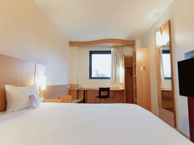 Ibis Ripollet — foto 10