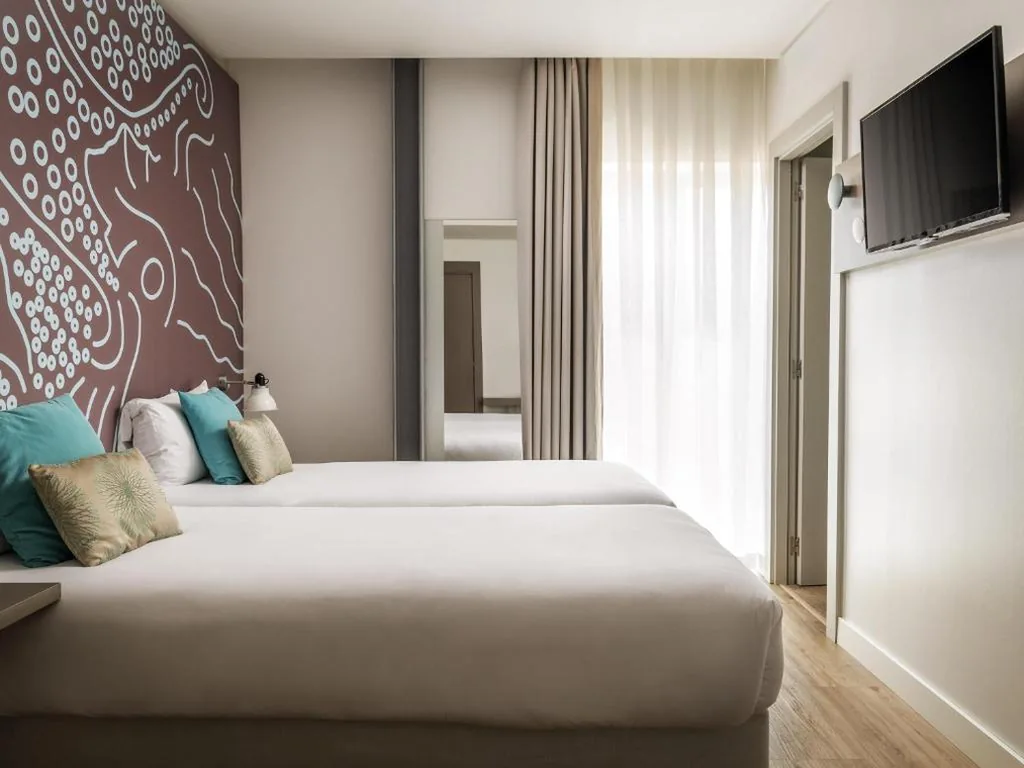 Standard Room with Two Single Beds — ibis Styles Barcelona Centre