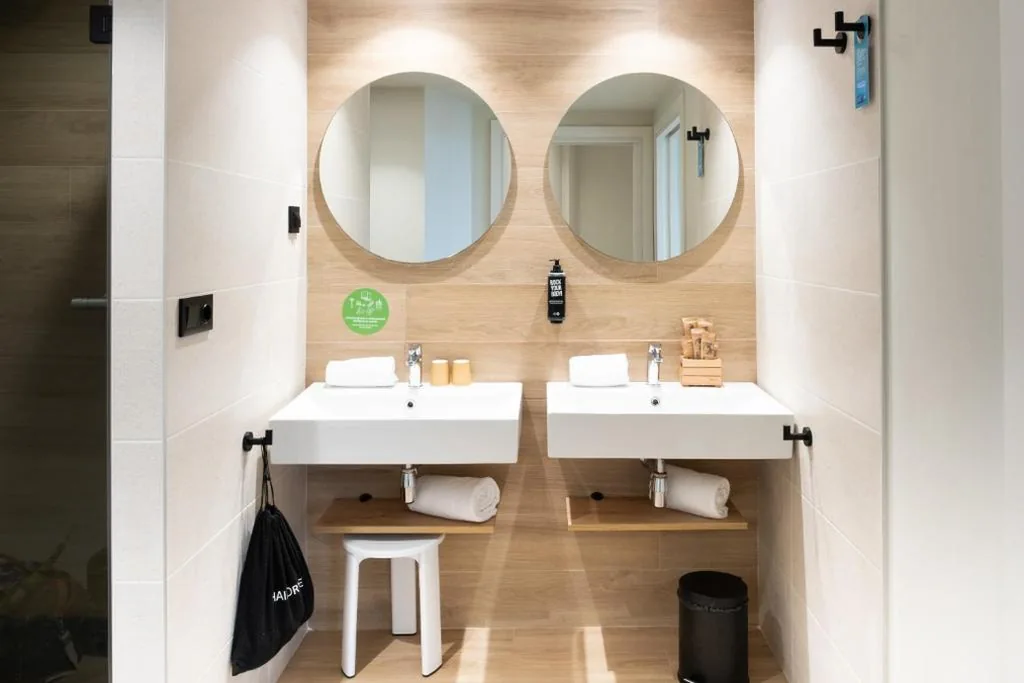Camera Familiare con 1 letto matrimoniale e divano letto (2 + 1) — ibis Styles Santander