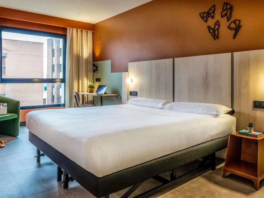 Quarto Standard - 1 cama grande — Ibis Styles Zaragoza Centro