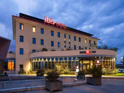 Ibis Valladolid — Foto 8