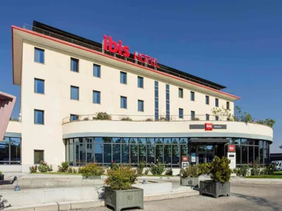 Ibis Valladolid — Foto 9