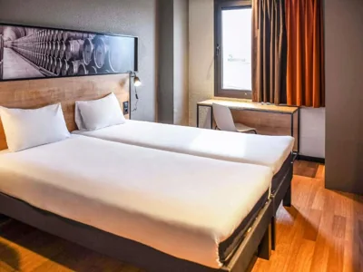 Ibis Valladolid — Foto 11
