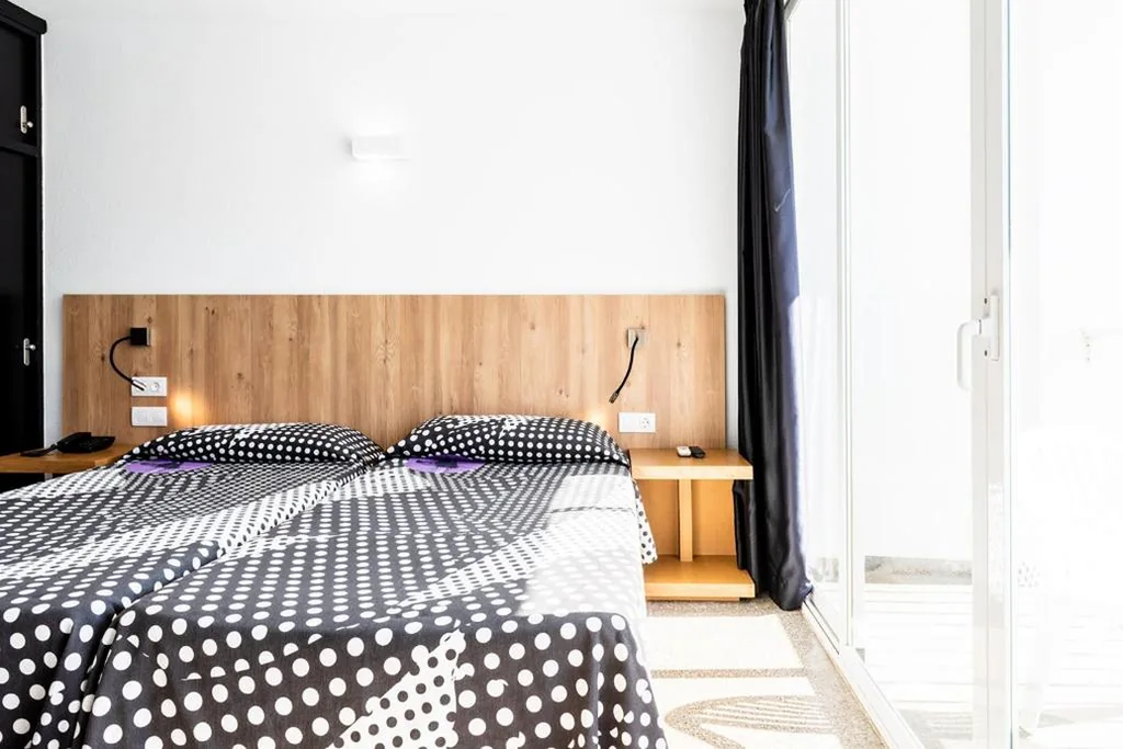 Rocks基础客房 — Ibiza Rocks Hotel - Adults Only