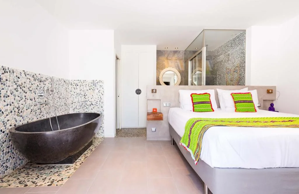 Suite Familiale avec vue sur le jardin — Ibizazen
