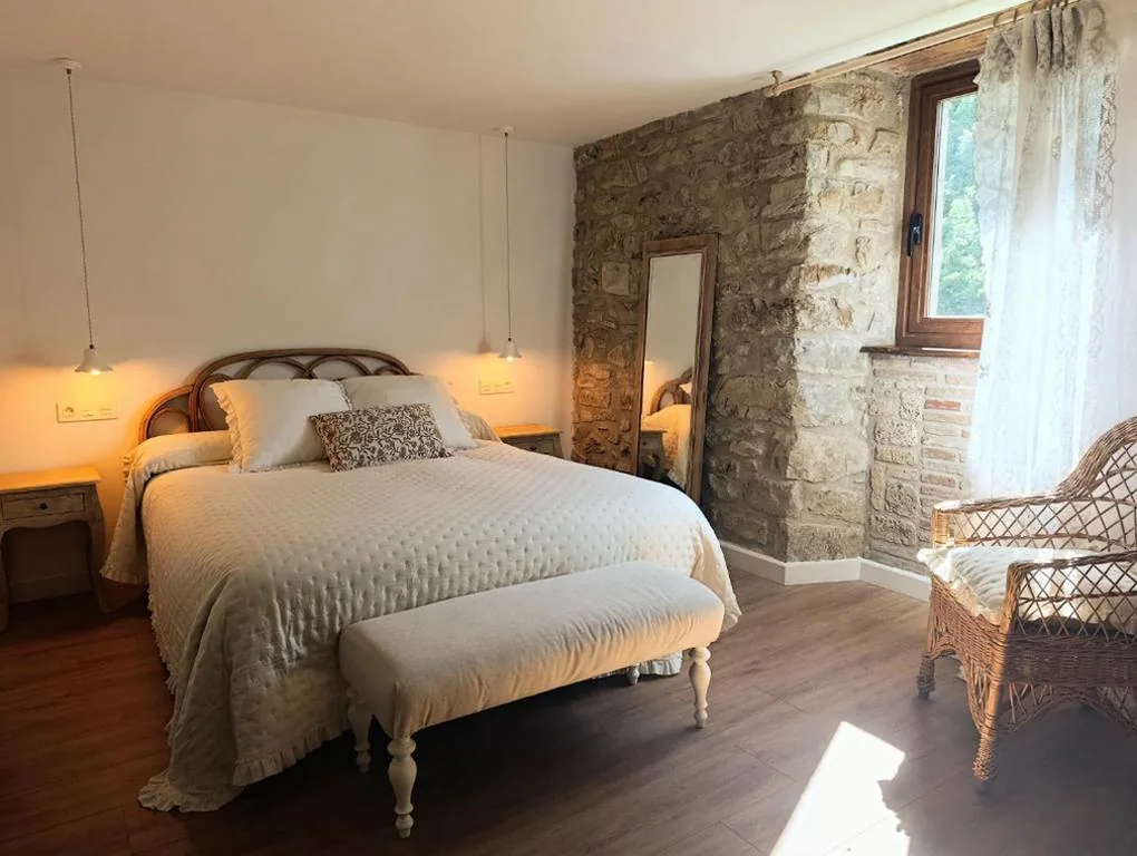 Double Room with Private Bathroom — Iguzki Etxea
