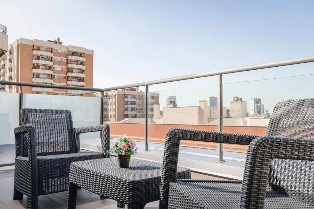 Doppelzimmer mit Terrasse — Ikonik Lex