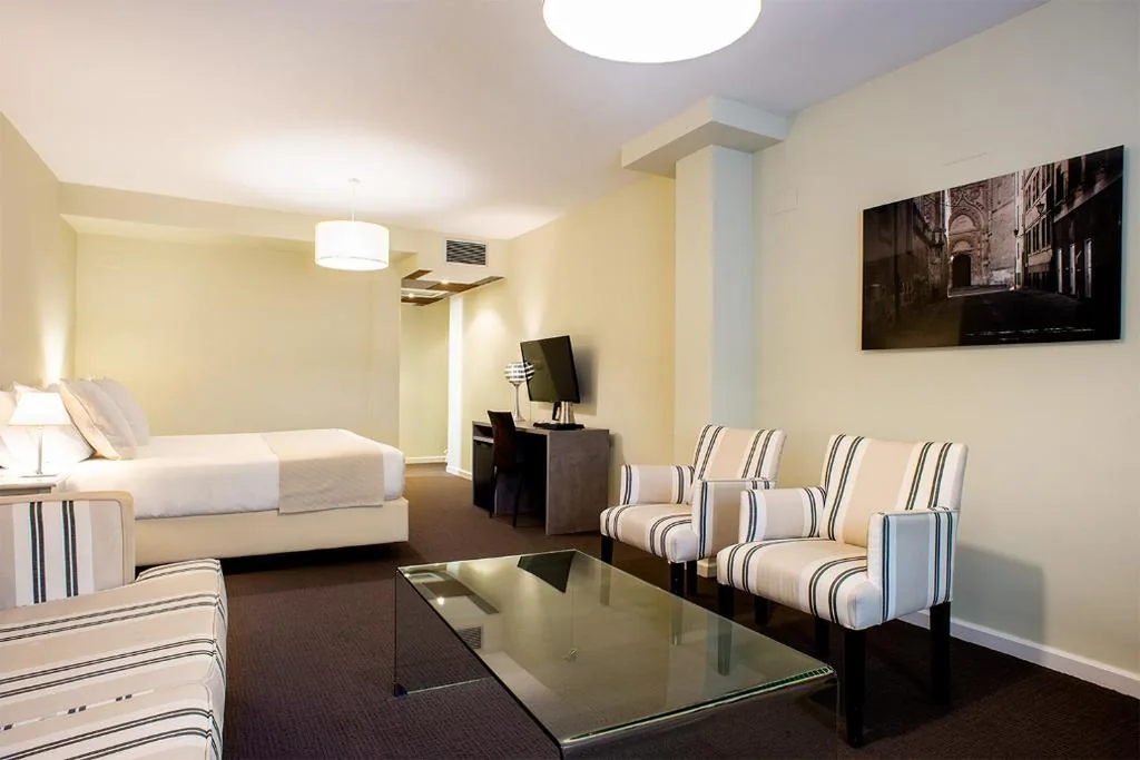 Habitación Doble Superior - 1 o 2 camas — Ikonik Plaza Mercado