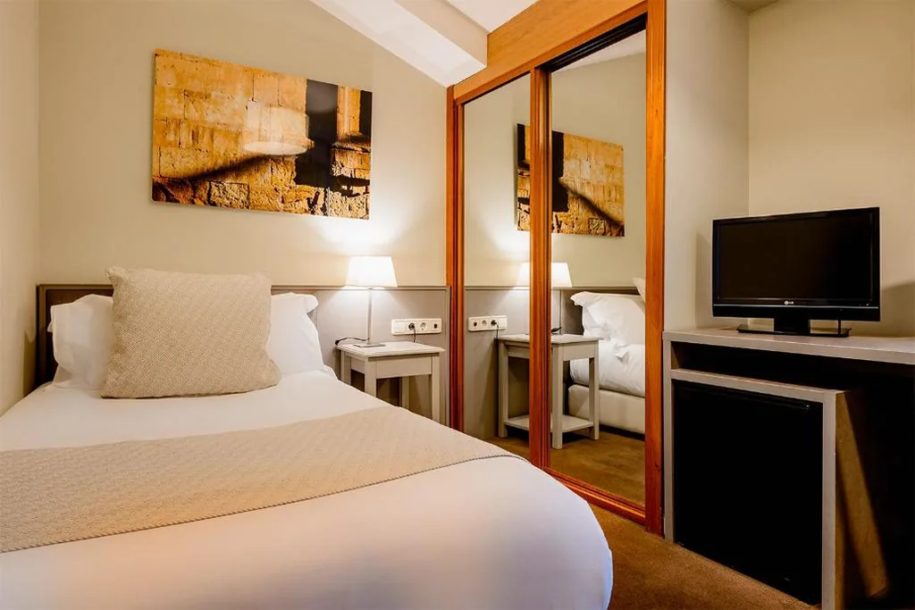 Habitación Individual — Ikonik Plaza Mercado