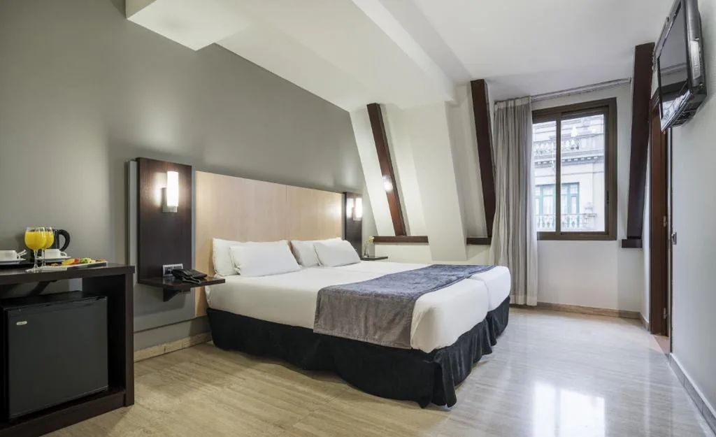 Doppelzimmer – 1 oder 2 Betten — Ilunion Almirante