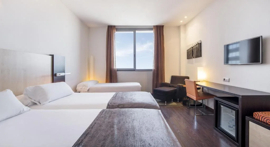 Triple Room — Ilunion Aqua 4