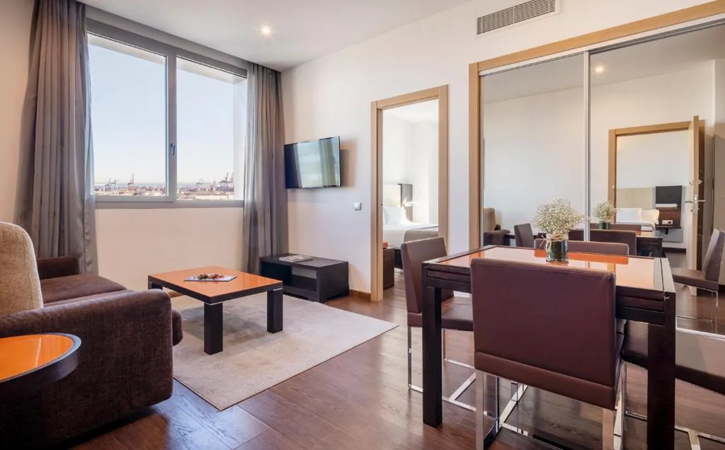 Junior Suite (2 Adults + 1 Child) — Ilunion Aqua 4