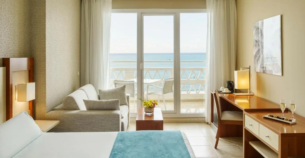 Quarto Duplo com Vista Mar - 1 ou 2 camas — Ilunion Fuengirola
