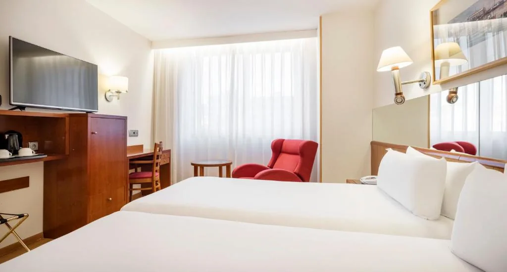 Habitación Doble - 2 camas — Ilunion Les Corts Spa