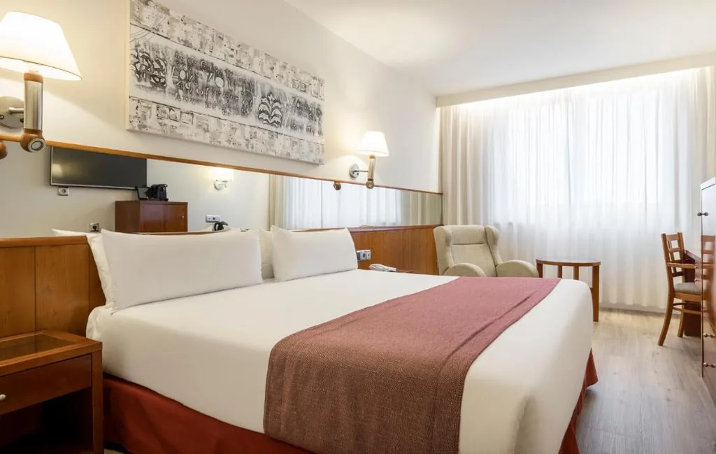 Habitación Doble Superior — Ilunion Les Corts Spa